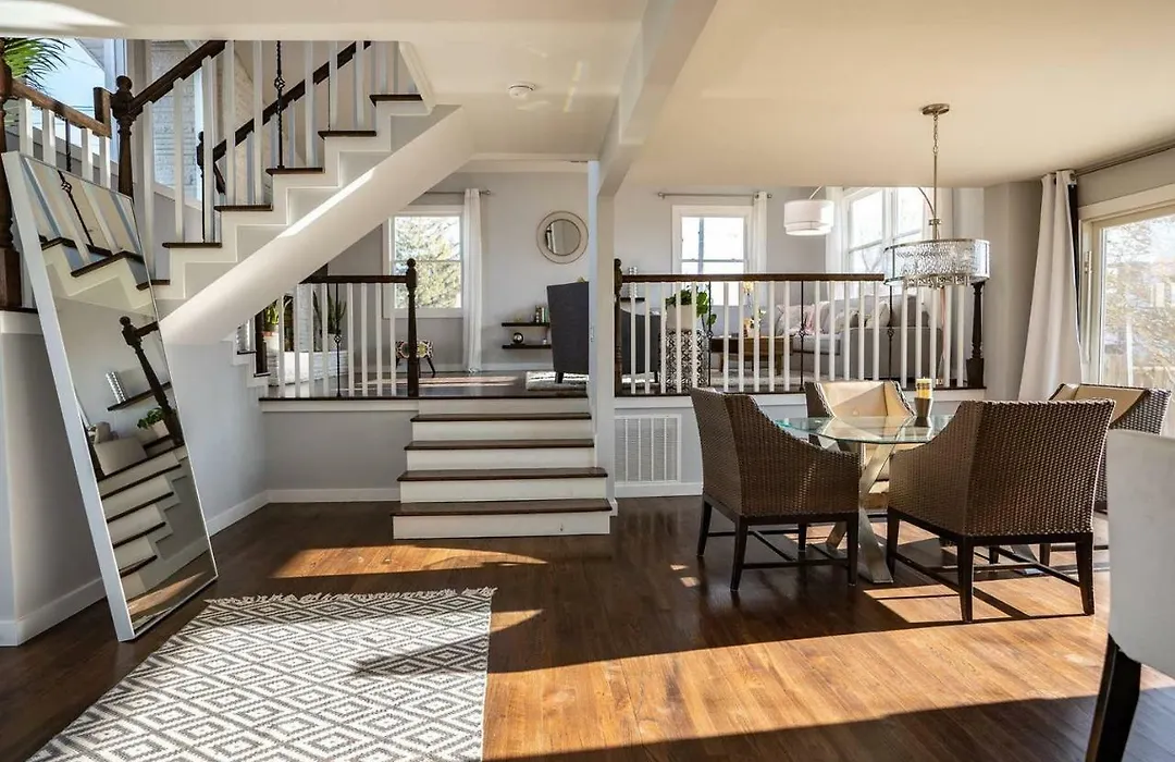 Modern Luxury Family Getaway Near Beach Casinos-1
