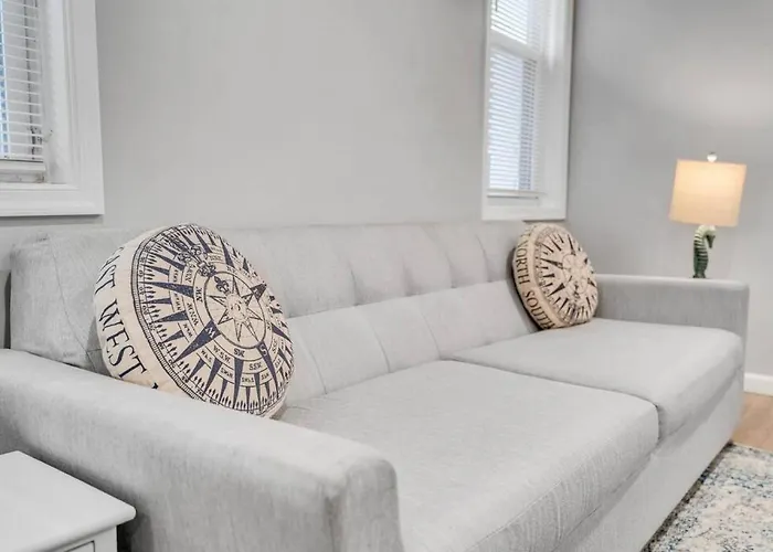 Dave And Busters, Outlets, Convention Center Across Street W Parking - Sleeps 15
