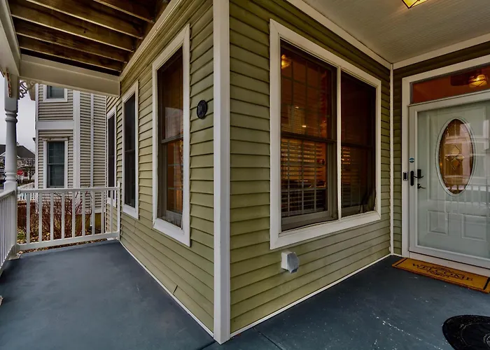 Luxury Beachside Vacation Getaway - Oceanview, Movie Theatre, Mini Golf
