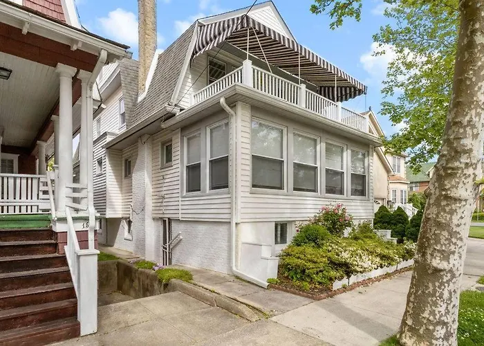 5Br 3Ba Family Retreat 2 Blocks From Beach